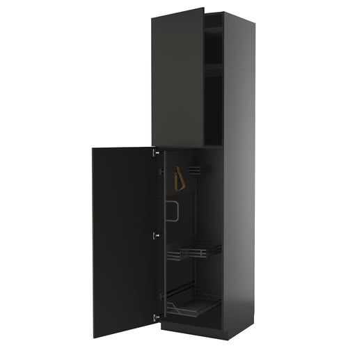 Armoire METOD noire avec porte ouverte, étagères en métal, design moderne.