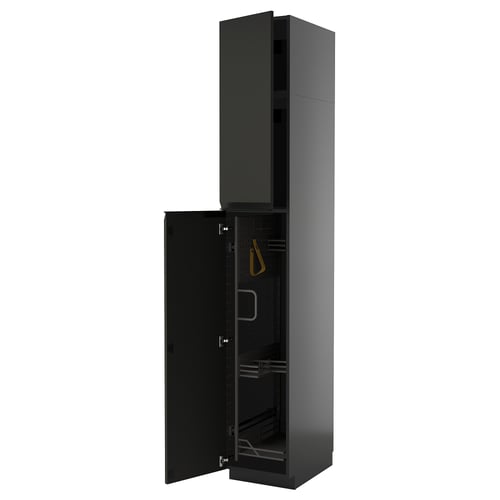 Armoire de cuisine noire METOD, haute et étroite, finition brillante, avec porte ouverte.