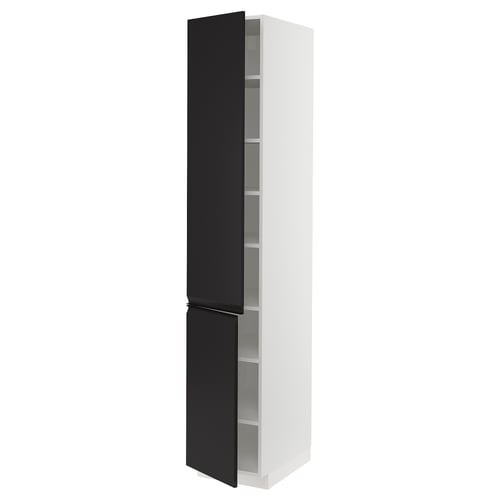 Armoire haute noire et blanche avec deux portes ouvrantes et étagères à l’intérieur.