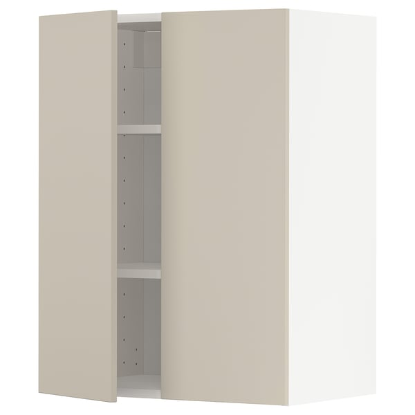 Un meuble de cuisine METOD beige avec des étagères réglables. Il s’agit d’une unité murale au design lisse et minimaliste.