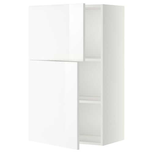 Armoire de cuisine METOD en blanc lustré avec un design moderne et épuré avec des étagères hautes et basses et des étagères réglables.