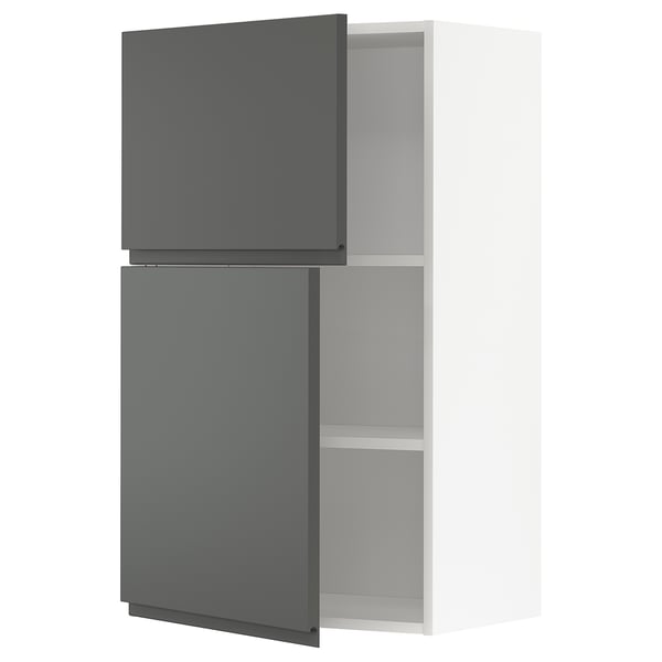 Une armoire murale de cuisine METOD grise avec deux portes et une étagère réglable.