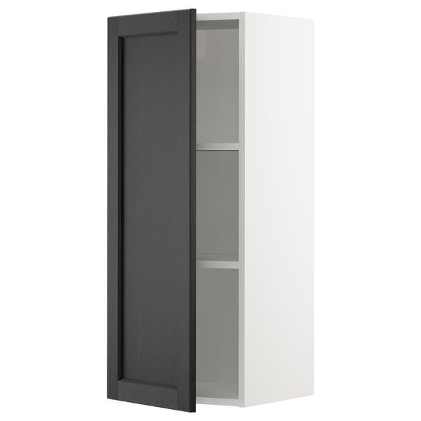 Armoire de cuisine METOD, teintée blanc et noir, haute avec étagère, porte ouverte.