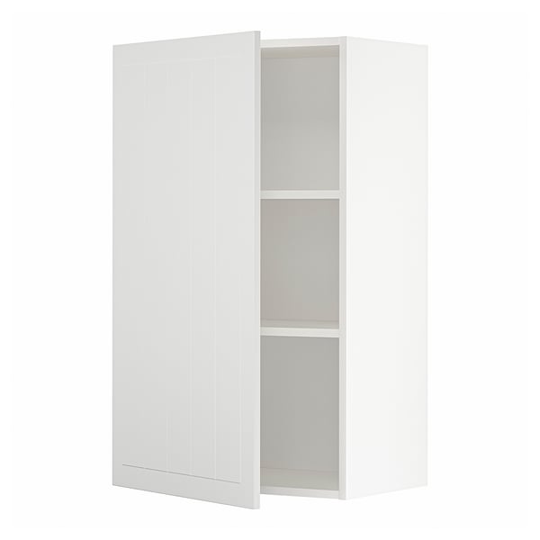 Une armoire murale de cuisine METOD blanche avec une seule porte et des étagères intérieures. L’armoire est rectangulaire et a un design moderne.