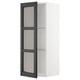 Armoire de cuisine METOD blanche avec cadre teinté noir et étagères en verre.