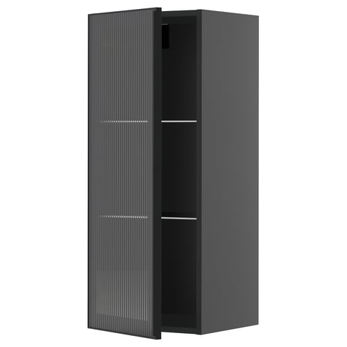 Armoire de cuisine moderne noire avec porte en verre et texture roseau sur le cadre.
