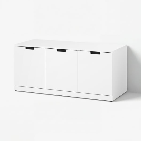 Une commode blanche IKEA NORDLI avec trois tiroirs. Elle est moderne, rectangulaire et idéale pour le rangement.