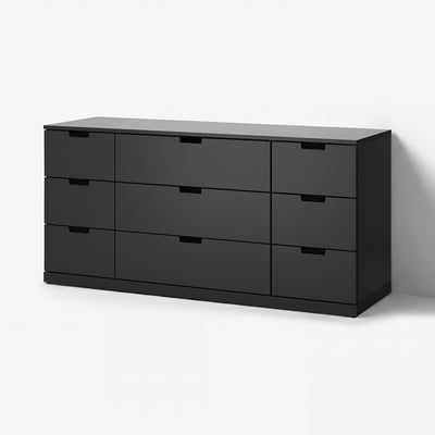 Commode IKEA NORDLI, noire, moderne, rectangulaire. Elle a 9 tiroirs, des surfaces lisses et des lignes épurées.