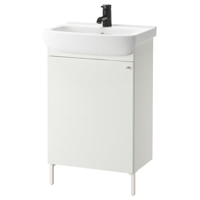 Vanité de salle de bain blanche, lavabo simple, robinet noir. Design moderne et compact avec armoire mate.
