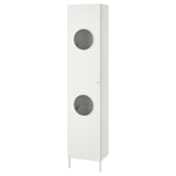 Une armoire haute NYSJÖN blanche avec deux portes circulaires découpées, conçue pour le rangement.