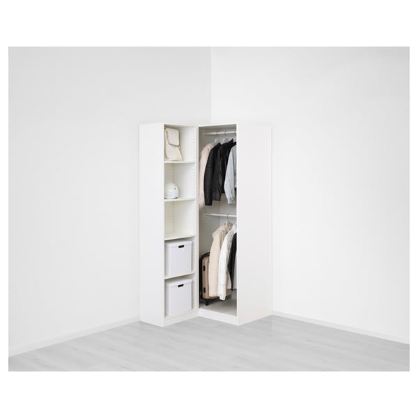 Armoire blanche avec des portes ouvertes montrant des étagères, des cintres et des bacs de rangement.