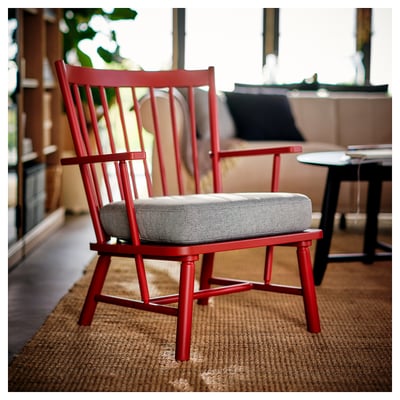 Chaise en bois rouge PERSBOL avec coussin gris, design classique, coin douillet.