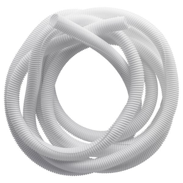 Un range-câbles blanc en forme de spirale en plastique polyéthylène permet de garder les câbles organisés.