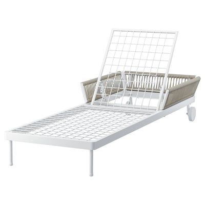 Salon ajustable IKEA SEGERÖN blanc avec dossier en corde et roulettes.