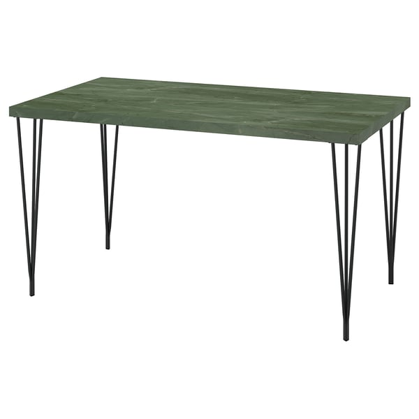 Une table SKÅLSTA avec un plateau vert et des pieds noirs. Son design est moderne et minimaliste, avec une forme rectangulaire et des pieds en épingle à cheveux.