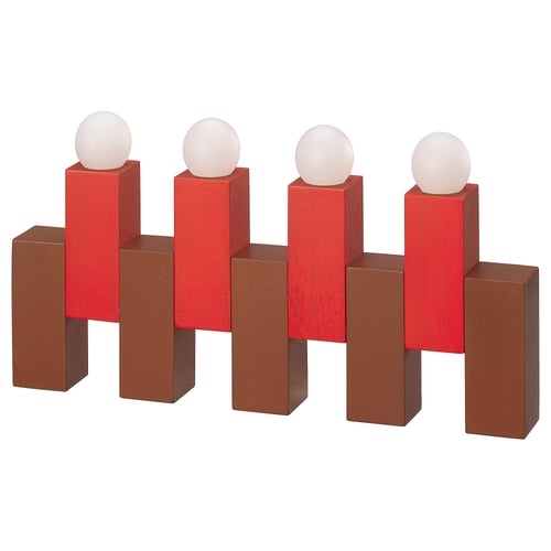 Quatre lampes cubiculaires rouges avec des sommets globe blancs, sur des bases carrées brunes.