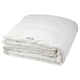 Couette STRANDMOLKE blanche pliée, coton doux, carrés matelassés.