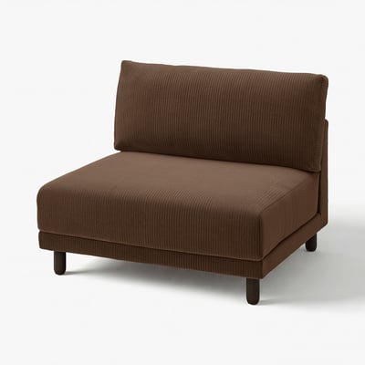 Un canapé sectionnel UPPÅKRA marron. Il a un design moderne avec des jambes effilées, et les coussins sont rembourrés en polyester recyclé.