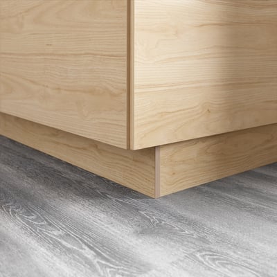 Houten kastpoot, lichte essenhouten afwerking, melamine oppervlak.