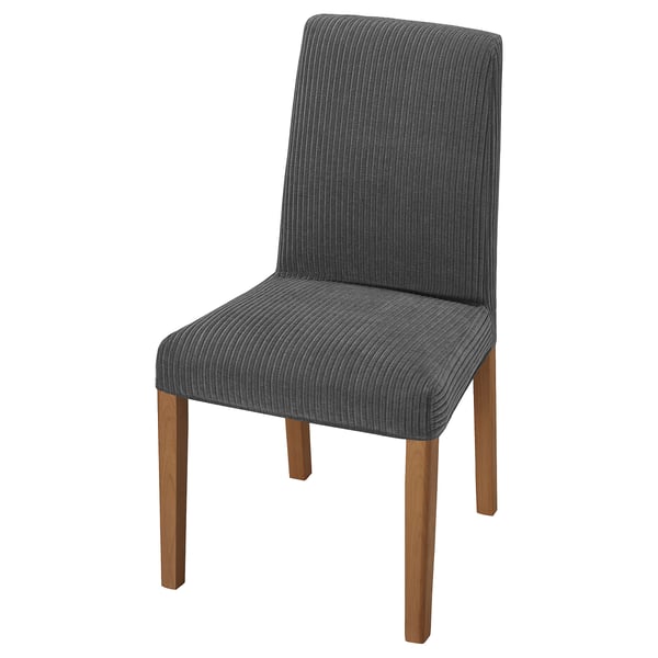 Moderne BERGMUND-stoel, grijs, houten poten, gevoerde zitting en rugleuning. Bekleed met gerecycled polyester, ondersteunend en stijlvol.