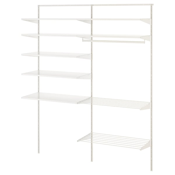 Toont een wit BOAXEL opbergsysteem voor aan de muur met meerdere planken en een droogrek, ideaal voor het organiseren van wasgoed.