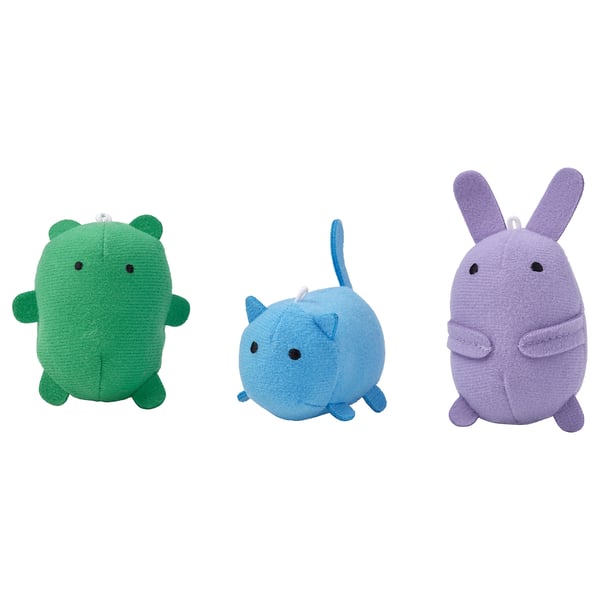 Drie kleurrijke opgezette dieren in groen, blauw en paars. Zachte, ronde lichamen met eenvoudige, perfect voor kinderen. Gemaakt van gerecyclede materialen.
