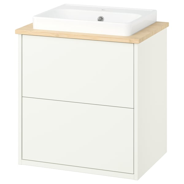 Een witte IKEA HAVBÄCK badkamermeubel met een vierkante, bamboe wastafel. Het heeft een strak, minimalistisch ontwerp met twee lades voor opslag.