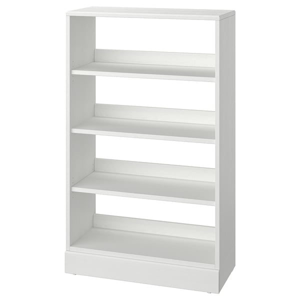Een witte houten HAVSTA boekenplank met vier verstelbare planken; Eenvoudig, rustiek Scandinavisch design.