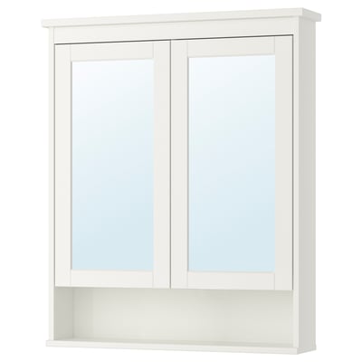 Witte HEMNES spiegelkast met verstelbare plank, strak design.