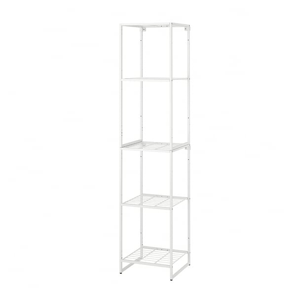 Een witte JOSTEIN opbergplank, gemaakt van staal, met drie open planken. Het is ontworpen voor binnen- en buitengebruik.