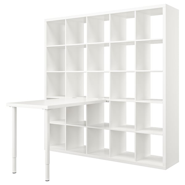 Witte KALLAX stellingkast met verstelbare tafel en mix van open/gesloten opbergers.