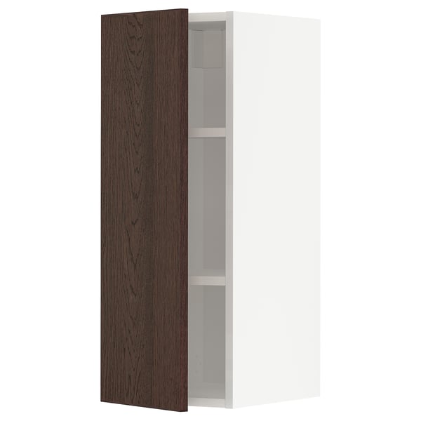 Open keukenkast, houtafwerking, modern design, donkerbruin, wit interieur.
