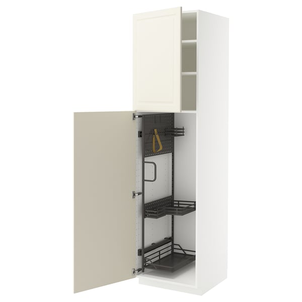 METOD gebroken witte keukenkast, open met planken en organizer.