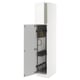 METOD witte kast met uittrekbare organizers, vezelplaat en melamine.