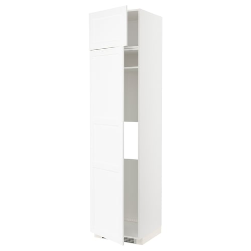 Witte keukenkast, één deur open met verstelbare planken. Modern ontwerp, spaanplaat en melamine, geweldig voor organiseren.