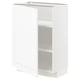 Een witte METOD keukenkast met verstelbare planken en een modern design.