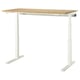 MITTZON sta-bureau, lichtbeige, eiken blad, witte poten, elektrische hoogteverstelling, strak modern design.