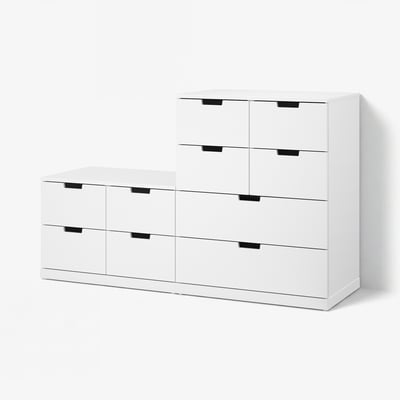 Twee witte NORDLI-ladekasten, één met 6 en één met 2, gestapeld voor opslag, modern en strak ontwerp.