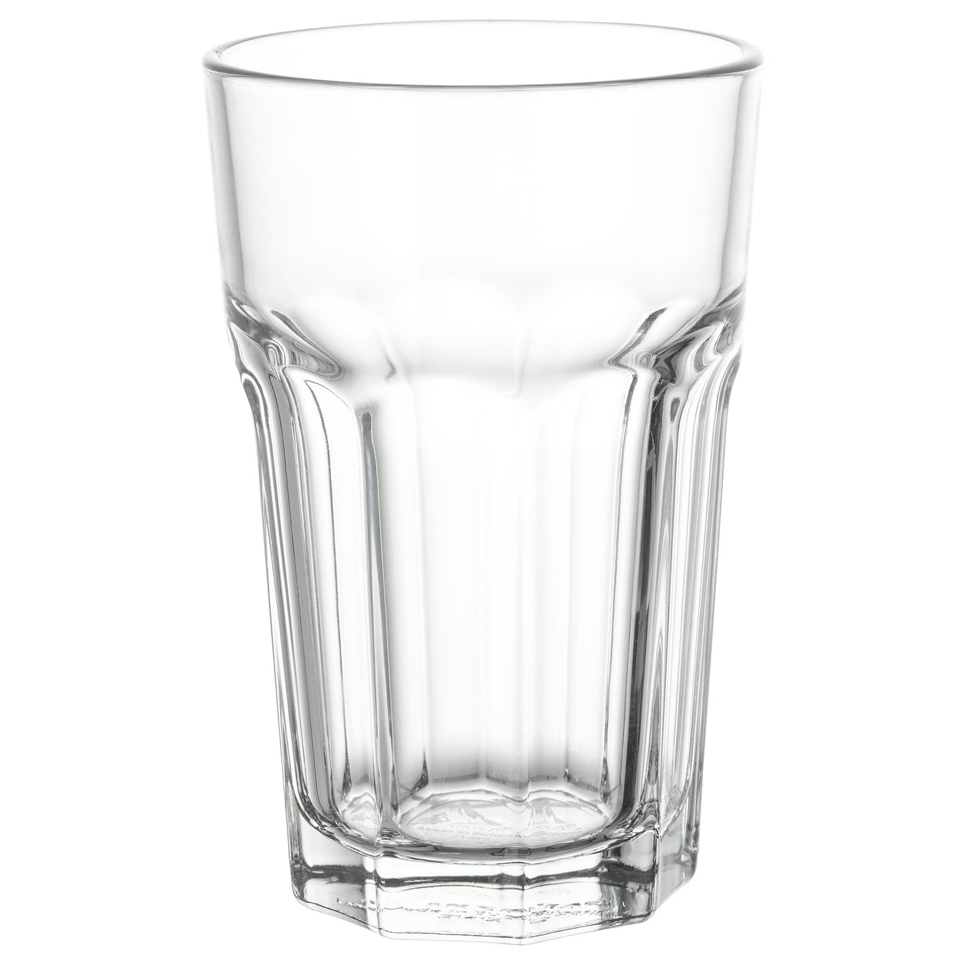 Heldere beker van gehard glas, zeshoekig ontwerp, stevige caféstijl.
