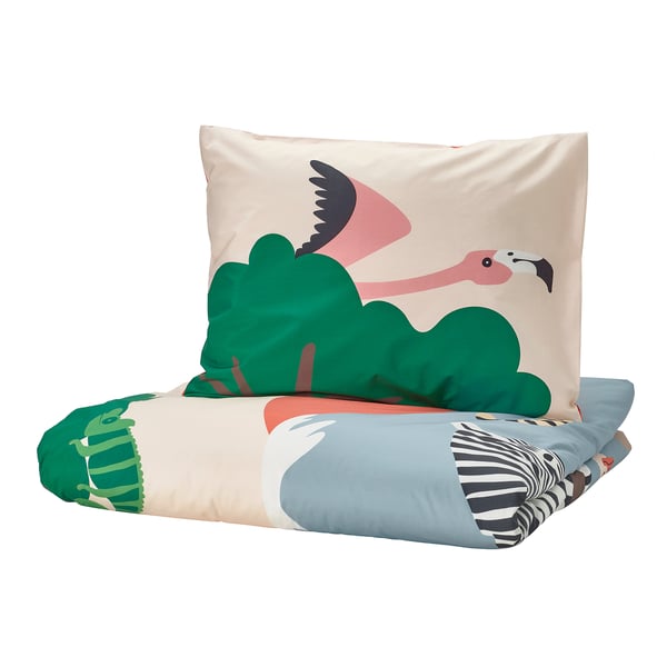SANDLÖPARE beddengoedset: crème met groene bomen, roze flamingo, blauwe lucht en zebraprint. Zachte katoen-viscose blend, ritssluiting.