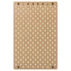 Een ikea SKÅDIS beige ophangbord met gelijkmatig verdeelde gaten voor het ophangen van accessoires. Het dient als veelzijdige opslag voor verschillende kamers.