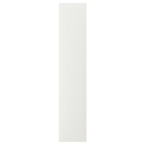 Een STENSUND witte kastdeur met een omlijst, gegroefd paneelontwerp.