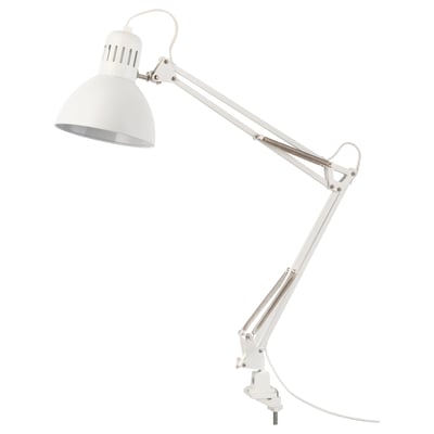 Verstelbare TERTIAL bureaulamp met flexibele arm en gerichte verlichting.