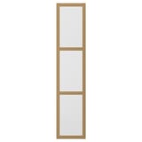 Deze afbeelding is een TONSTAD deur in beige met eikenfineer en gestructureerd glazen design.