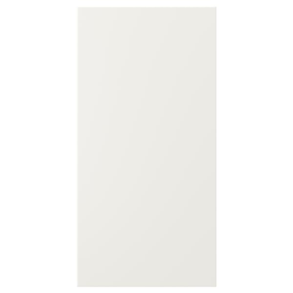 Een VEDDINGE witte keukenkastdeur met strak, modern design en gladde afwerking.