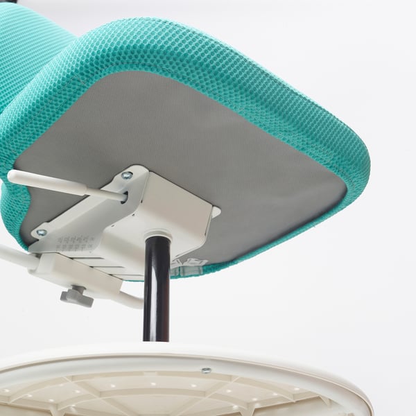 Ergonomische rugleuning van de junior stoel met mesh ontwerp.