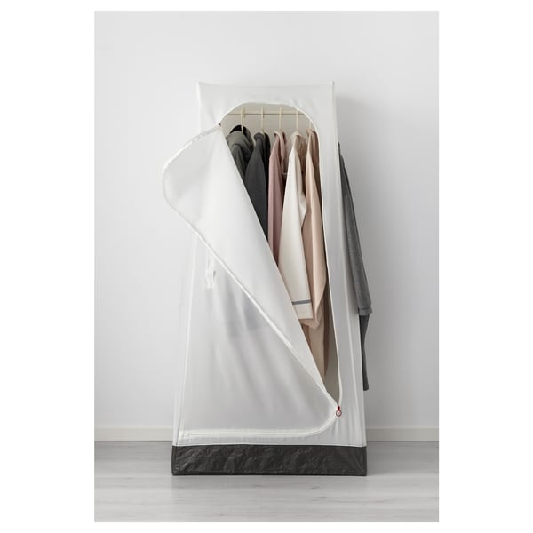 Draagbare kledingkast met transparante hoes, die kleding netjes vasthoudt. Eenvoudig te monteren, rollen en vervoeren, met een haak voor extra opslag.