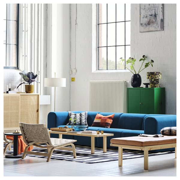 STOCKHOLM 2025 مقعد مع لبادة