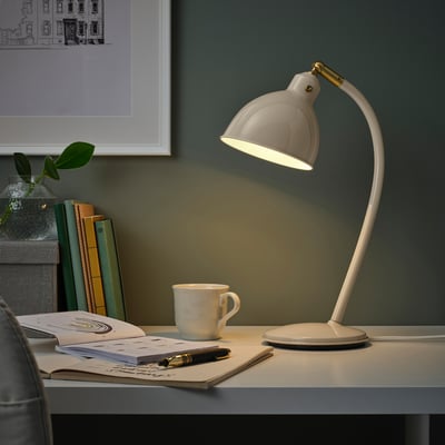 RÖDFLIK desk lamp with adjustable shade; classic workspace lighting.