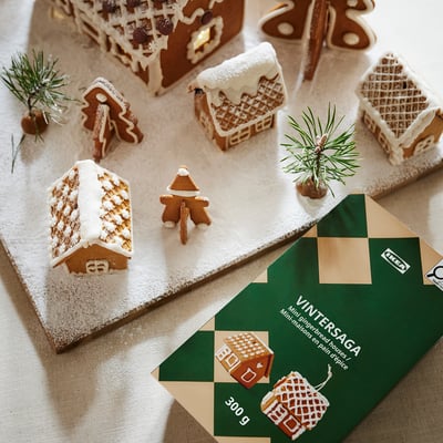 VINTERSAGA Mini gingerbread house, self-assembly, 11 oz